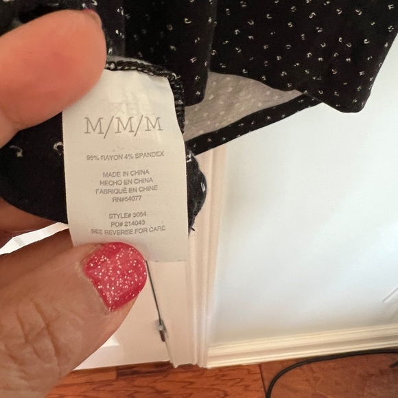 CAbi Tie Back Tee Blouse Top Style 3054 Size Medium - Picture 4 of 9